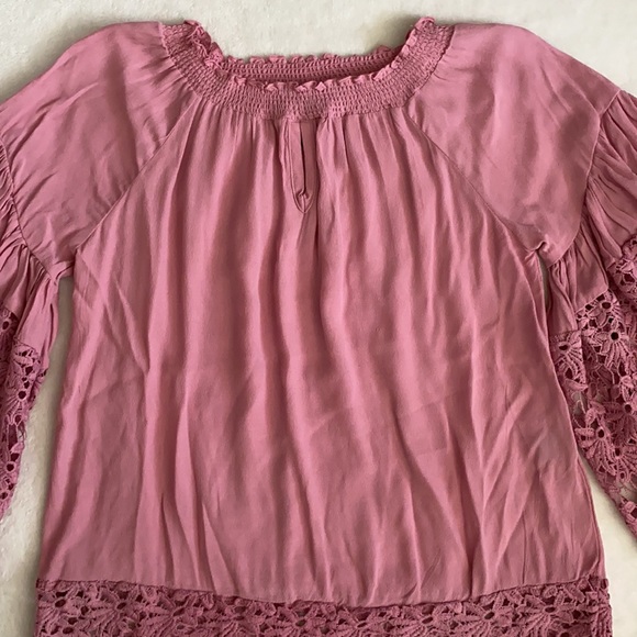 Colleen Lopez | A Bit of Romance Off-the-Shoulder Lace Crochet Tunic Top (PS) - Picture 7 of 16